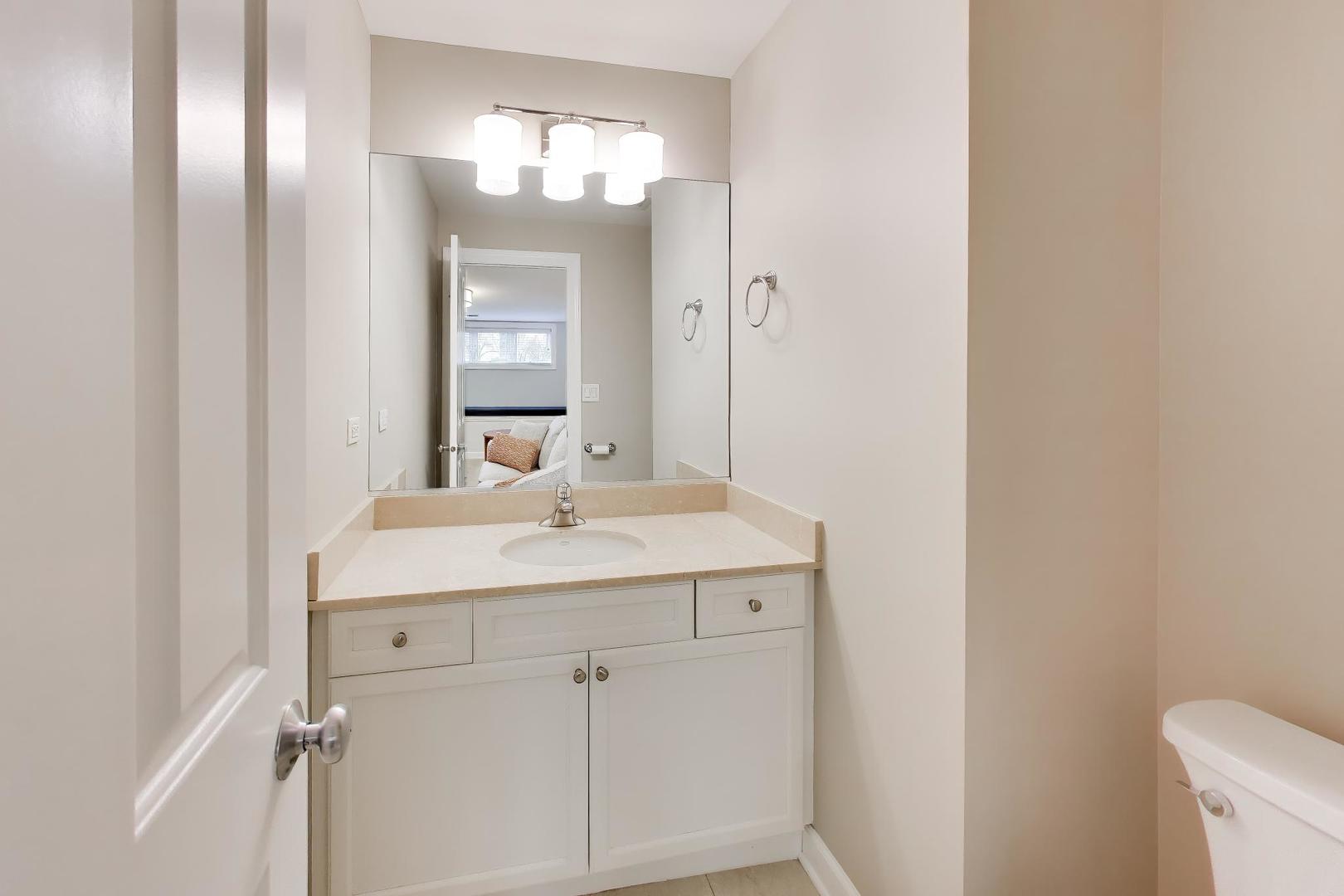 207 S Evergreen Avenue, Arlington Heights, IL 60005