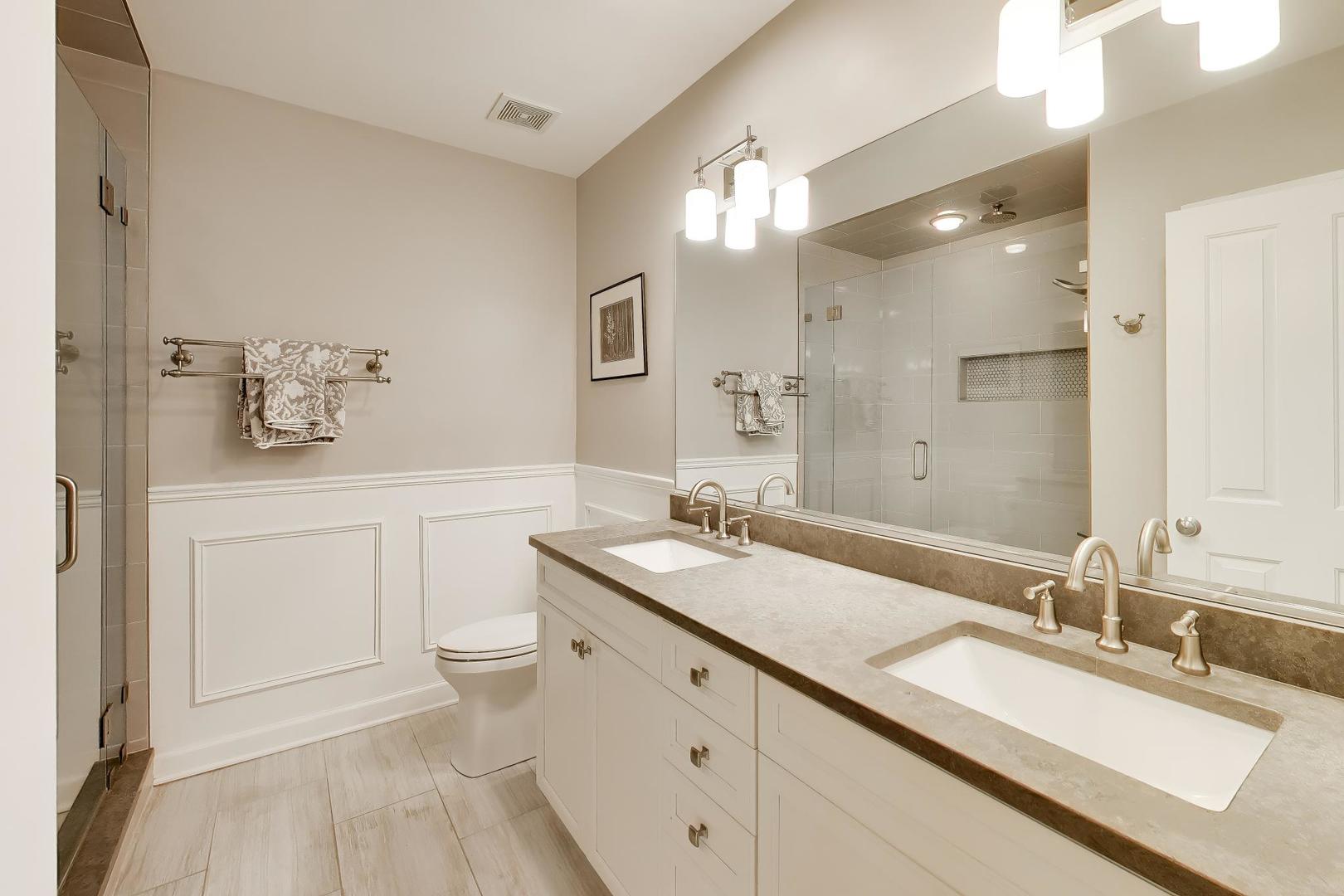 207 S Evergreen Avenue, Arlington Heights, IL 60005