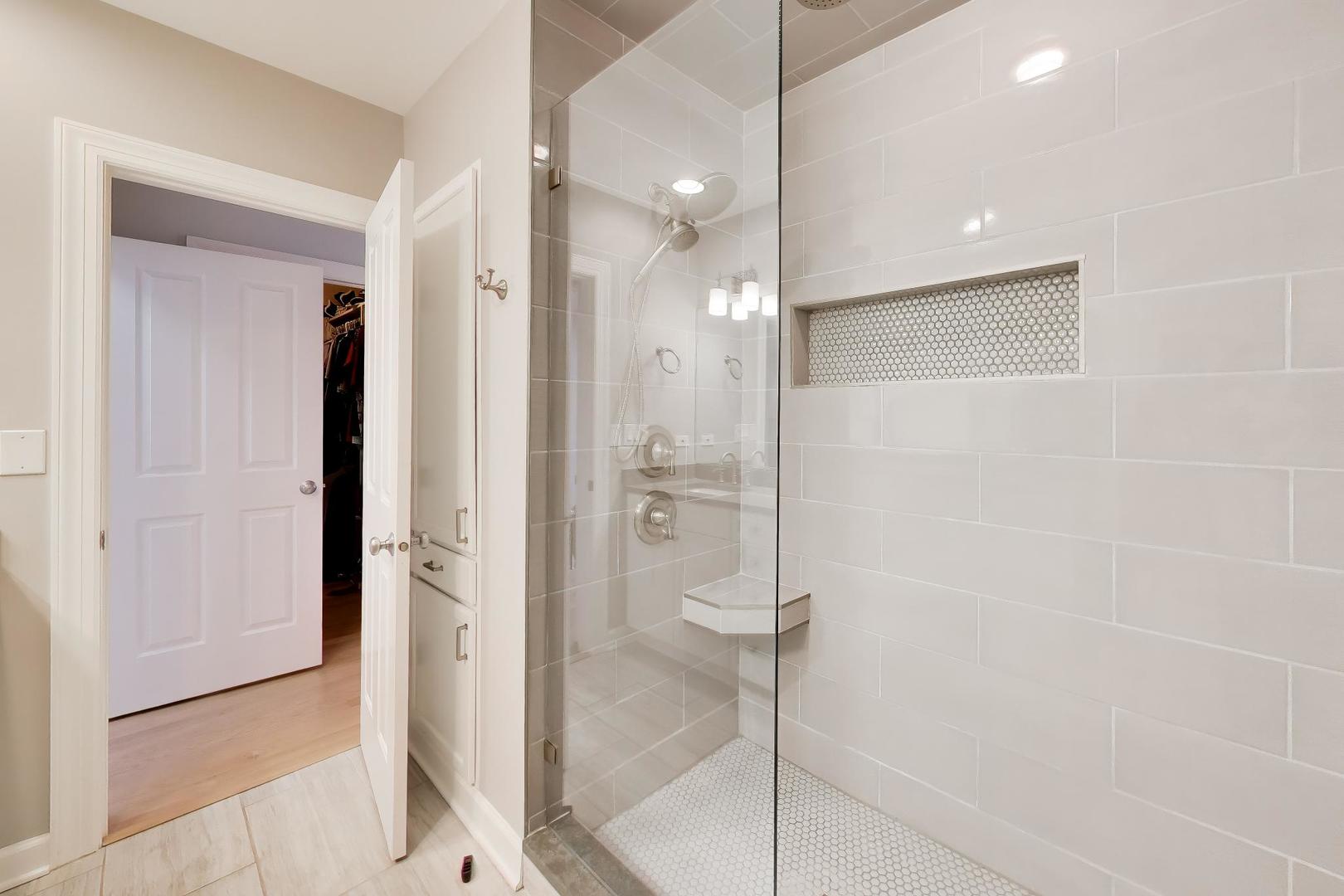 207 S Evergreen Avenue, Arlington Heights, IL 60005