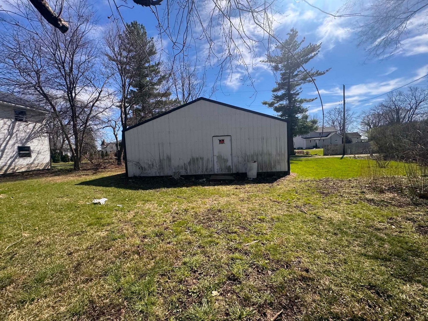 18 W Vine Street, Piper City, IL 60959