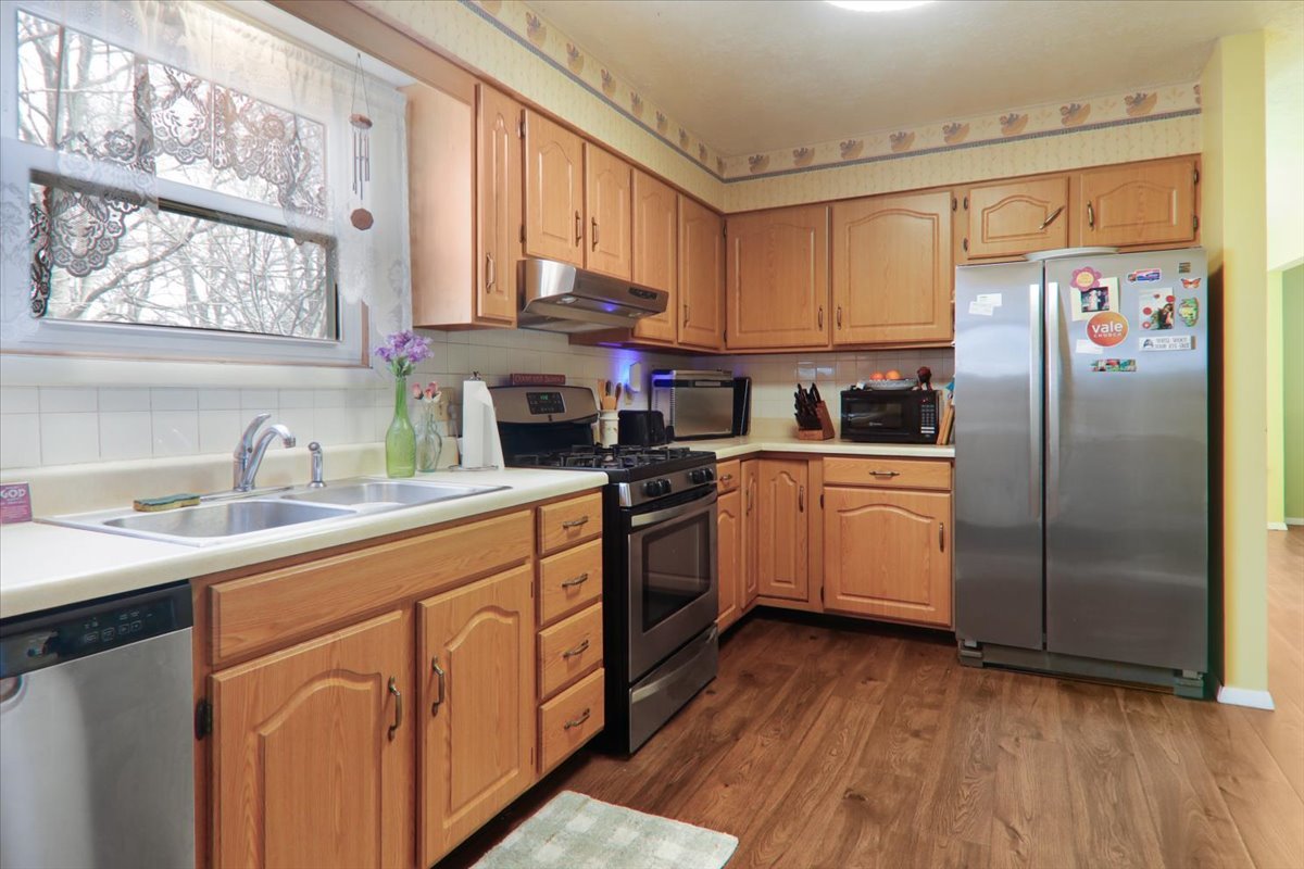 803 Towanda Barnes Road, Towanda, IL 61776