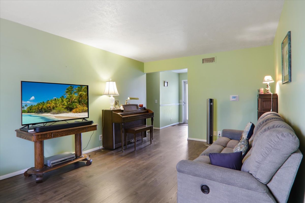 803 Towanda Barnes Road, Towanda, IL 61776