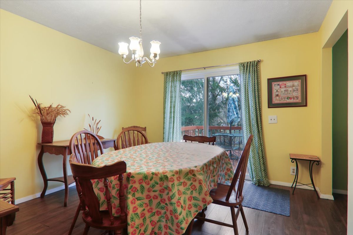 803 Towanda Barnes Road, Towanda, IL 61776