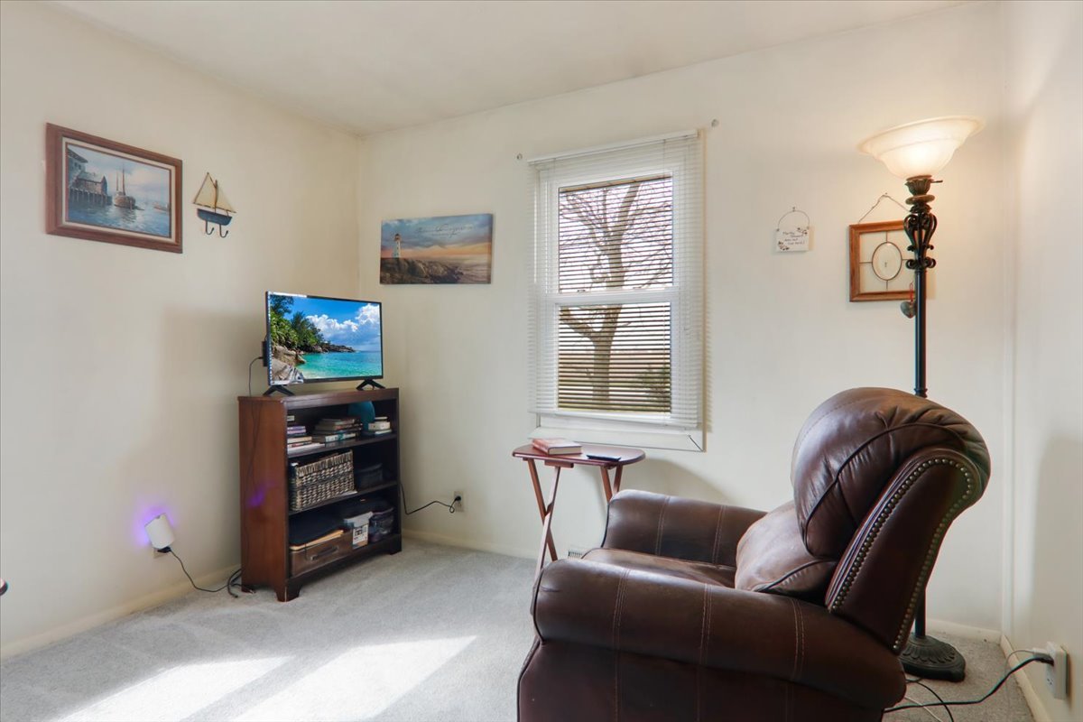 803 Towanda Barnes Road, Towanda, IL 61776