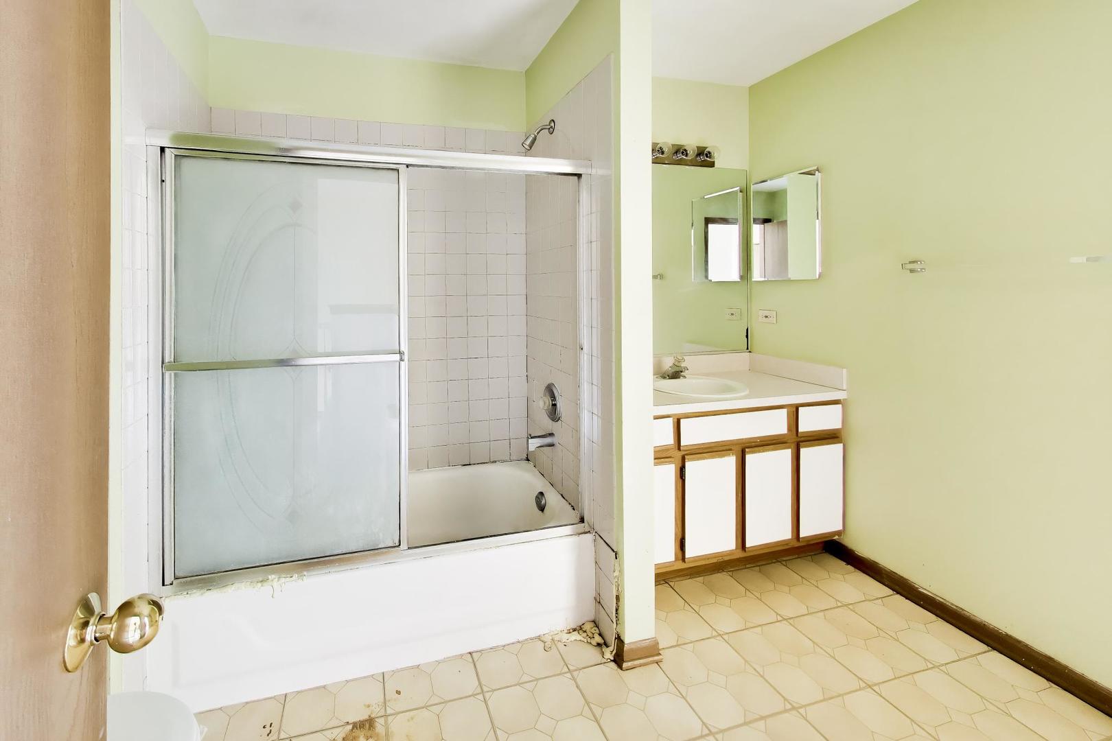 5576 Lavender Court, Rolling Meadows, IL 60008