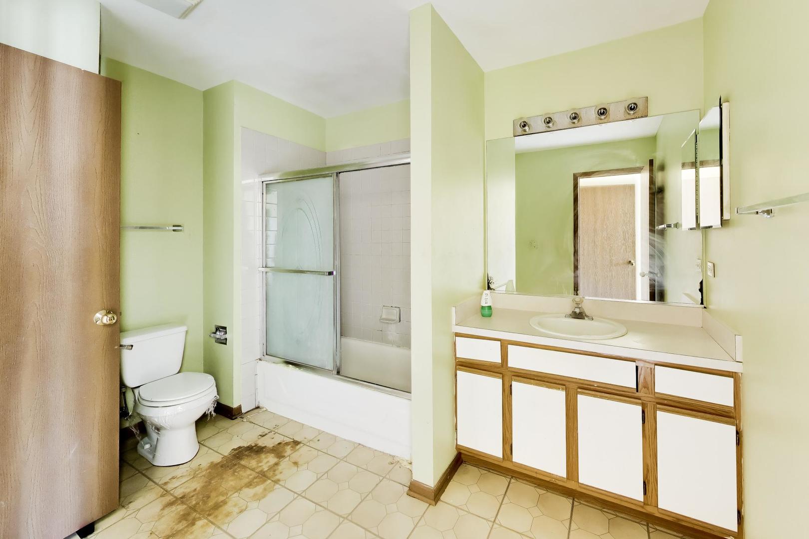 5576 Lavender Court, Rolling Meadows, IL 60008