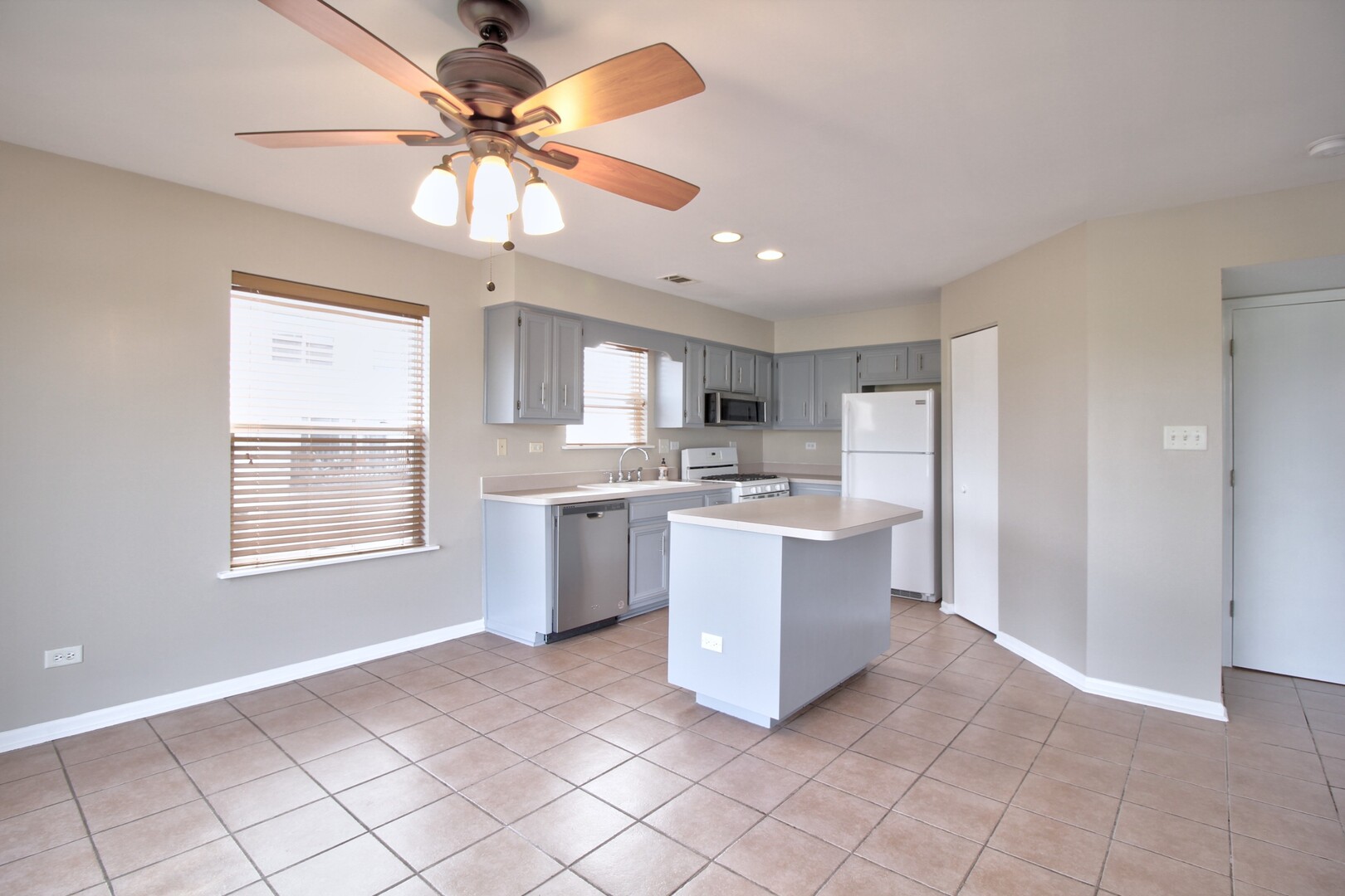 16472 TETON Drive #D, Lockport, IL 60441