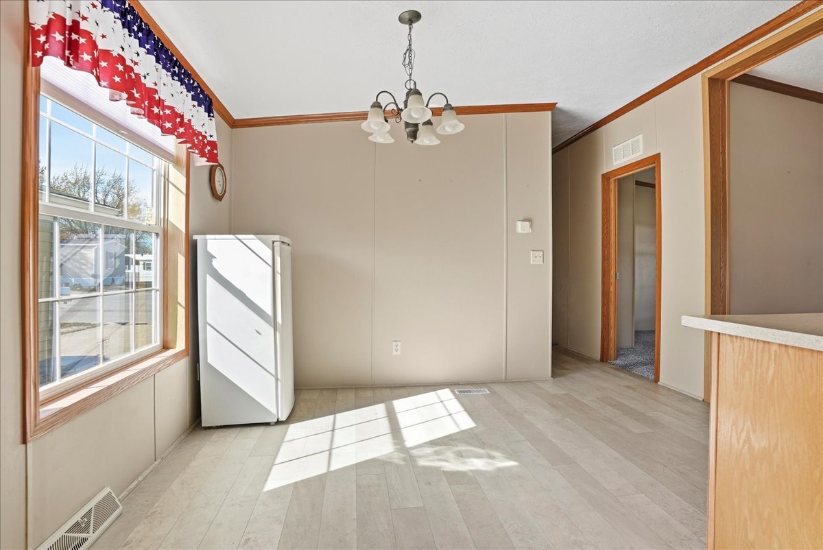 233 Avenue E Street, Bloomington, IL 61704