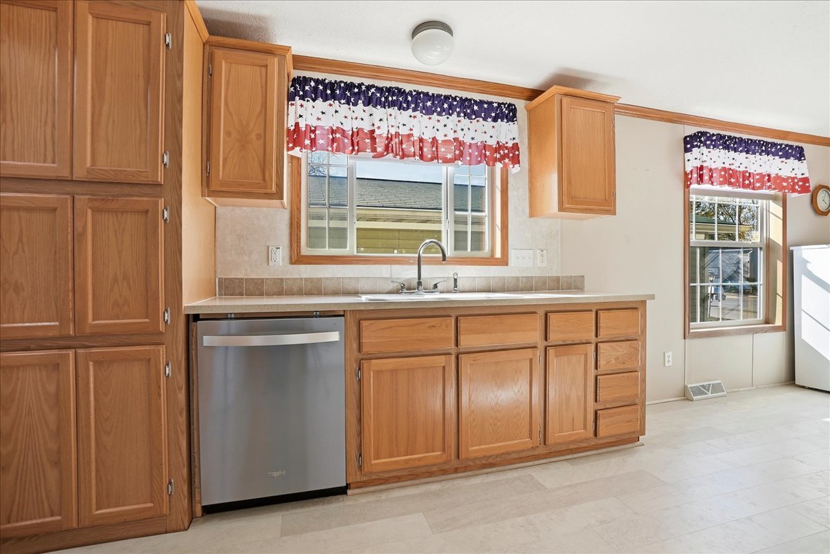 233 Avenue E Street, Bloomington, IL 61704