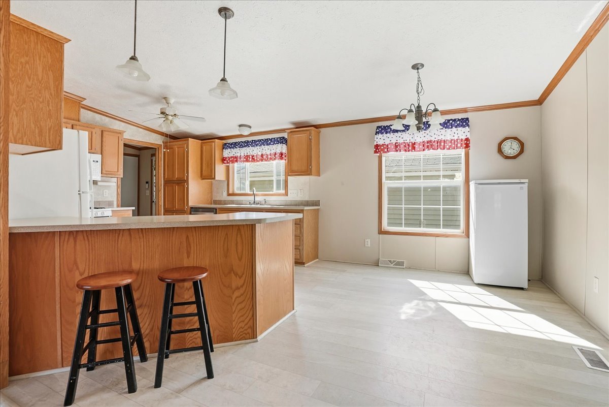 233 Avenue E Street, Bloomington, IL 61704