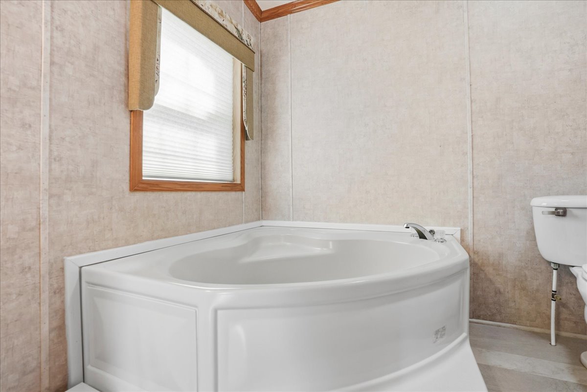 233 Avenue E Street, Bloomington, IL 61704