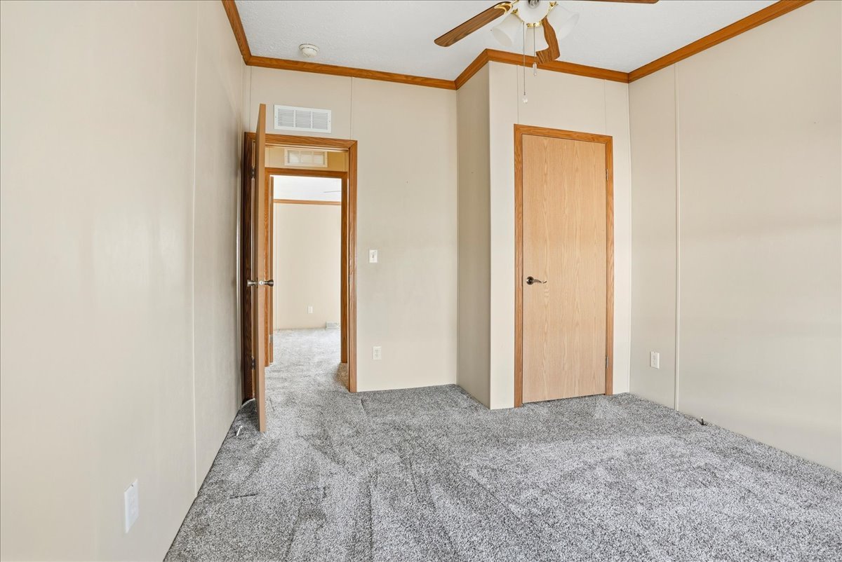 233 Avenue E Street, Bloomington, IL 61704