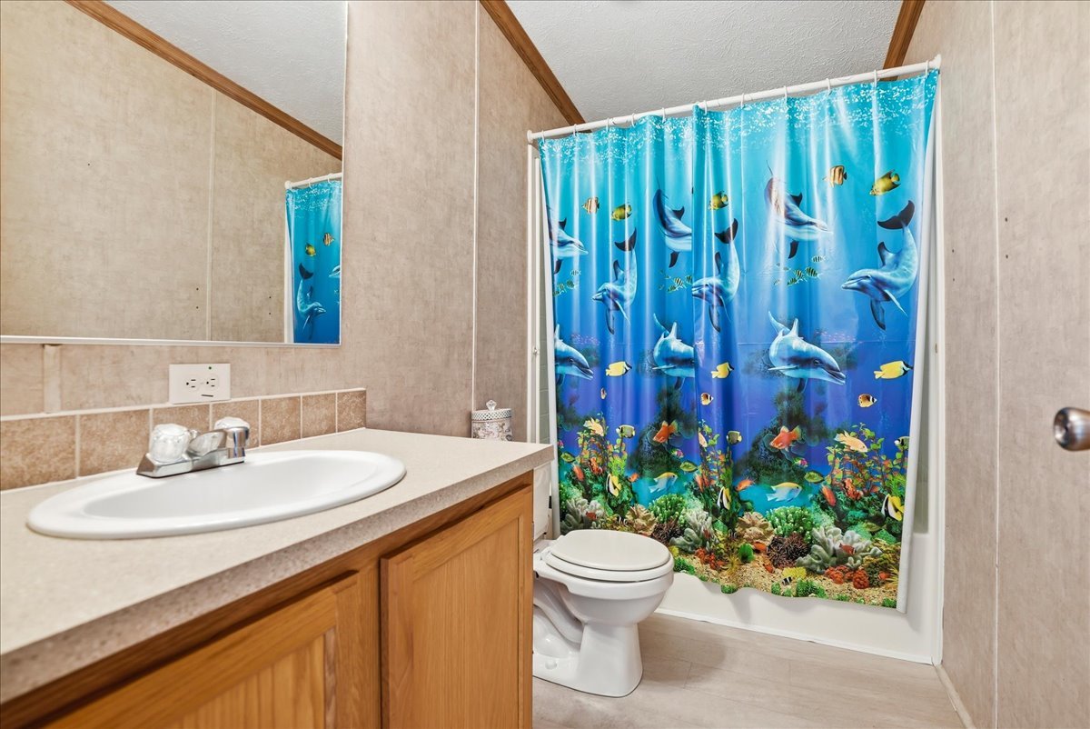 233 Avenue E Street, Bloomington, IL 61704