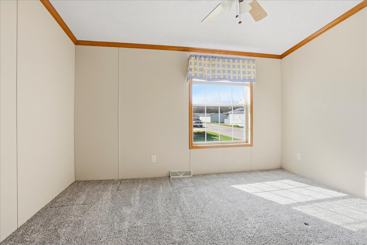 233 Avenue E Street, Bloomington, IL 61704