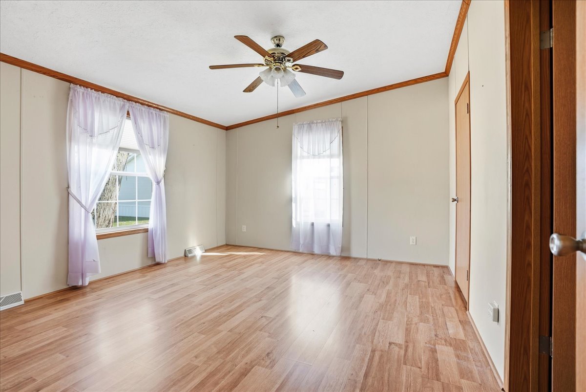 233 Avenue E Street, Bloomington, IL 61704