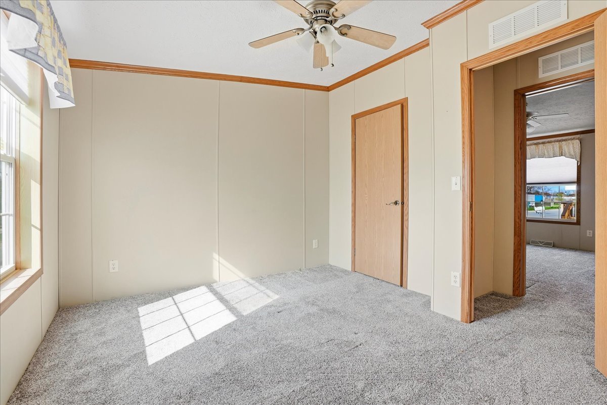 233 Avenue E Street, Bloomington, IL 61704