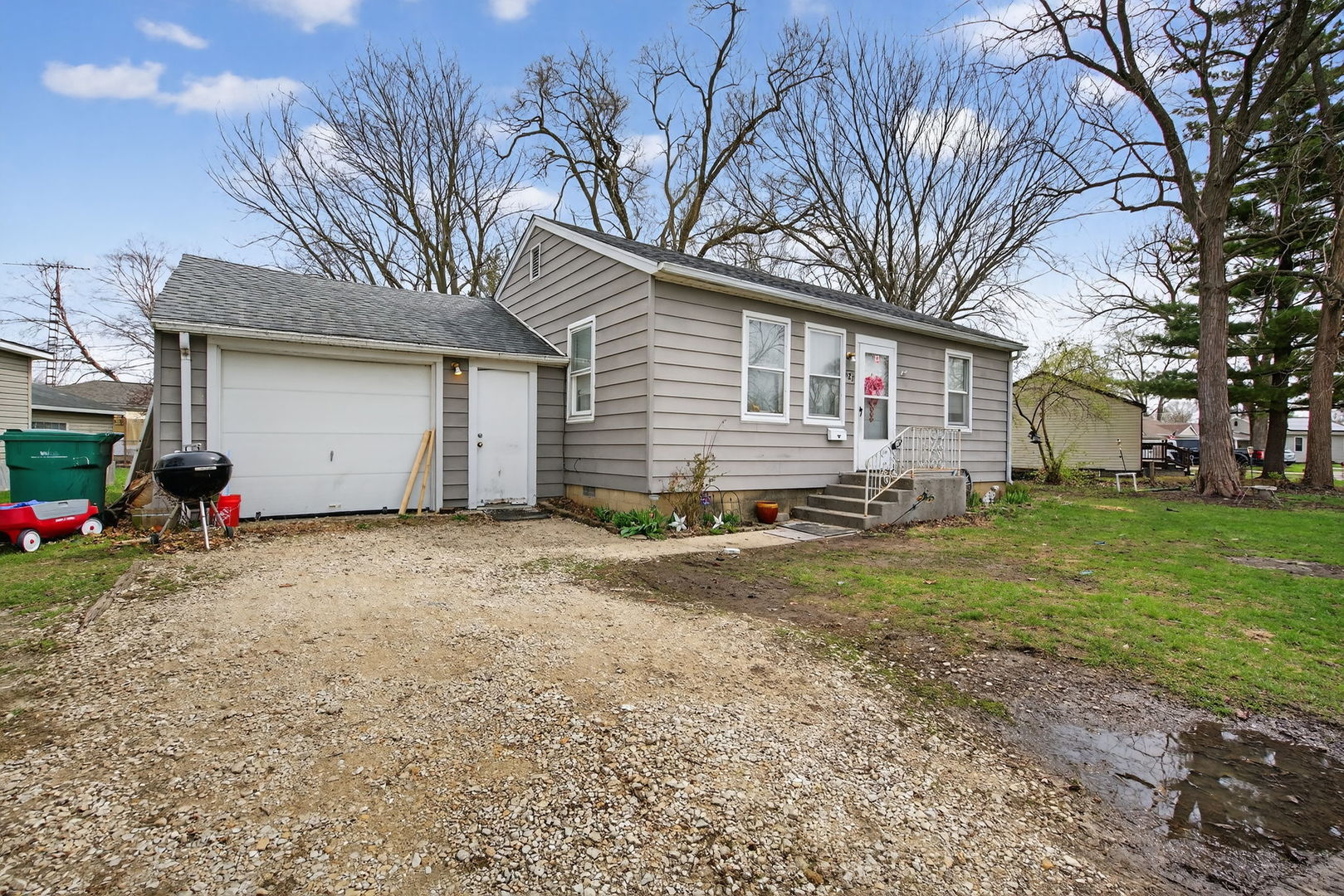 627 S Circle Drive, Wilmington, IL 60481