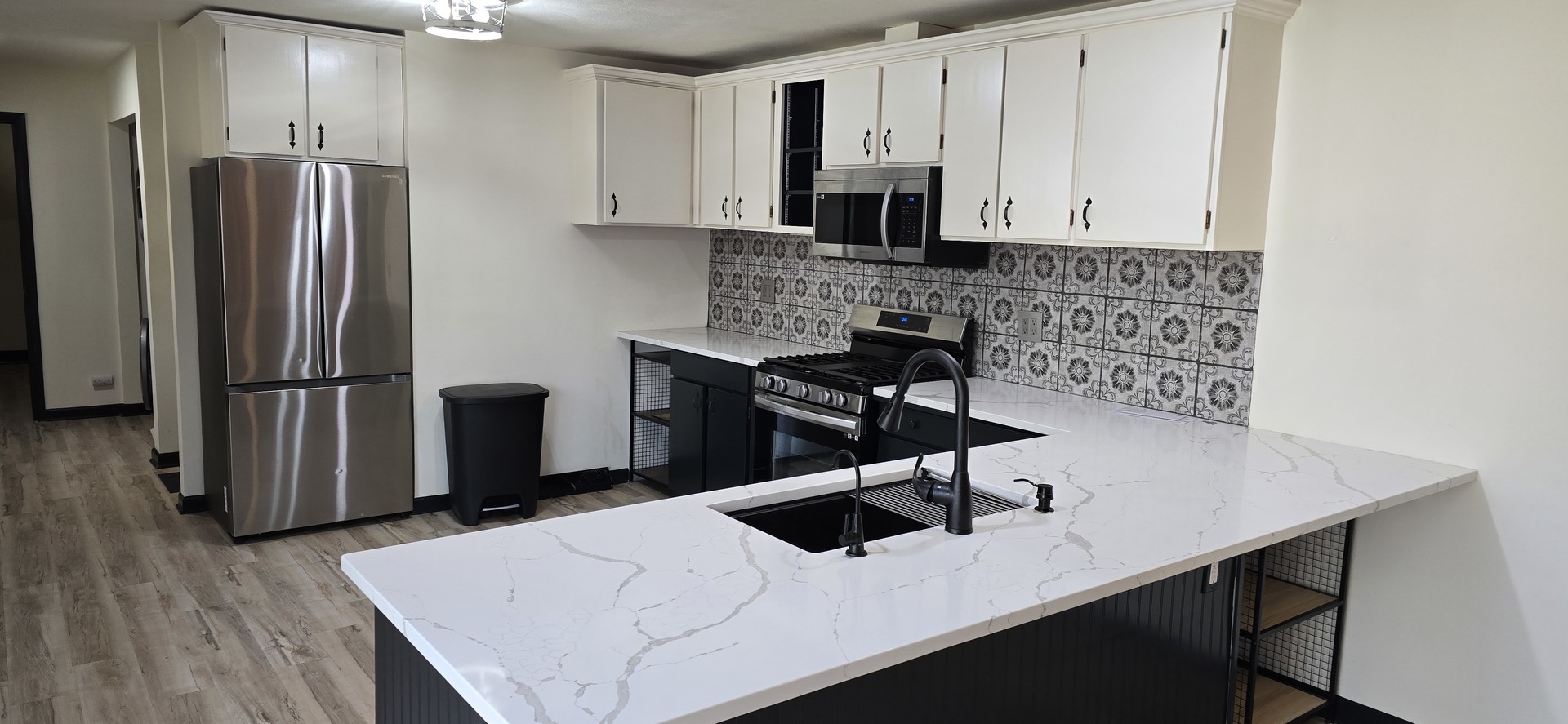 205 N Dale Avenue, McHenry, IL 60050