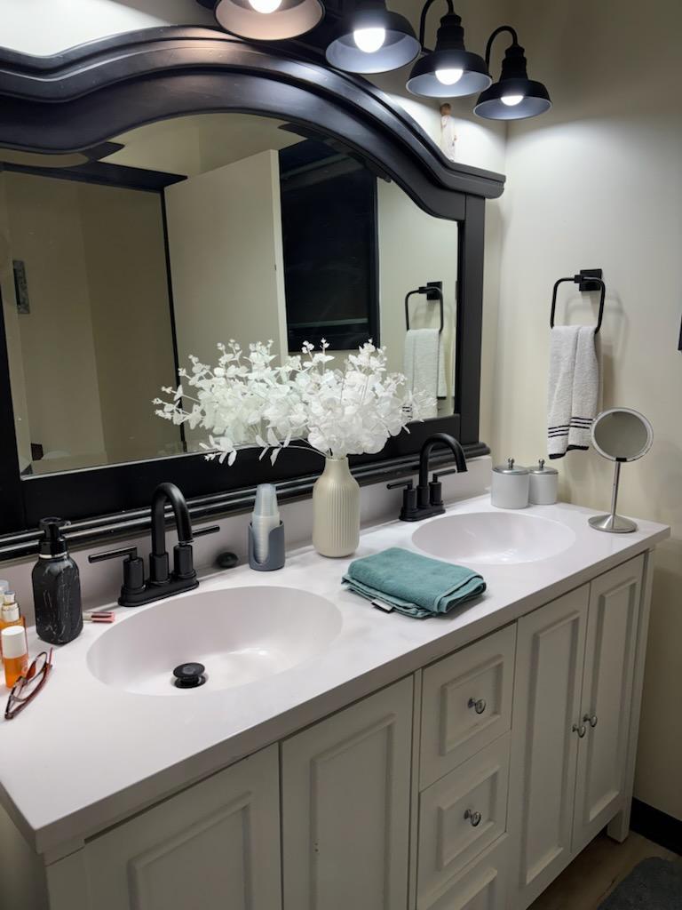 205 N Dale Avenue, McHenry, IL 60050