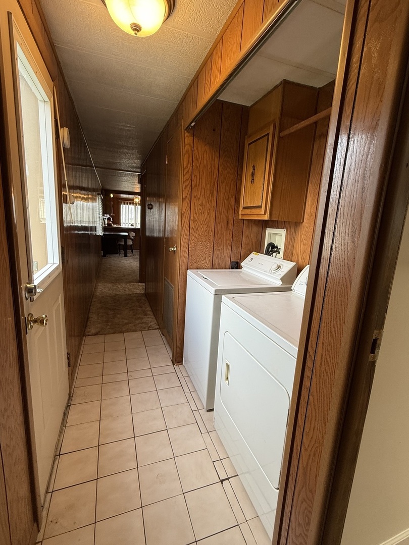 608 Tanglewood Road, Matteson, IL 60443