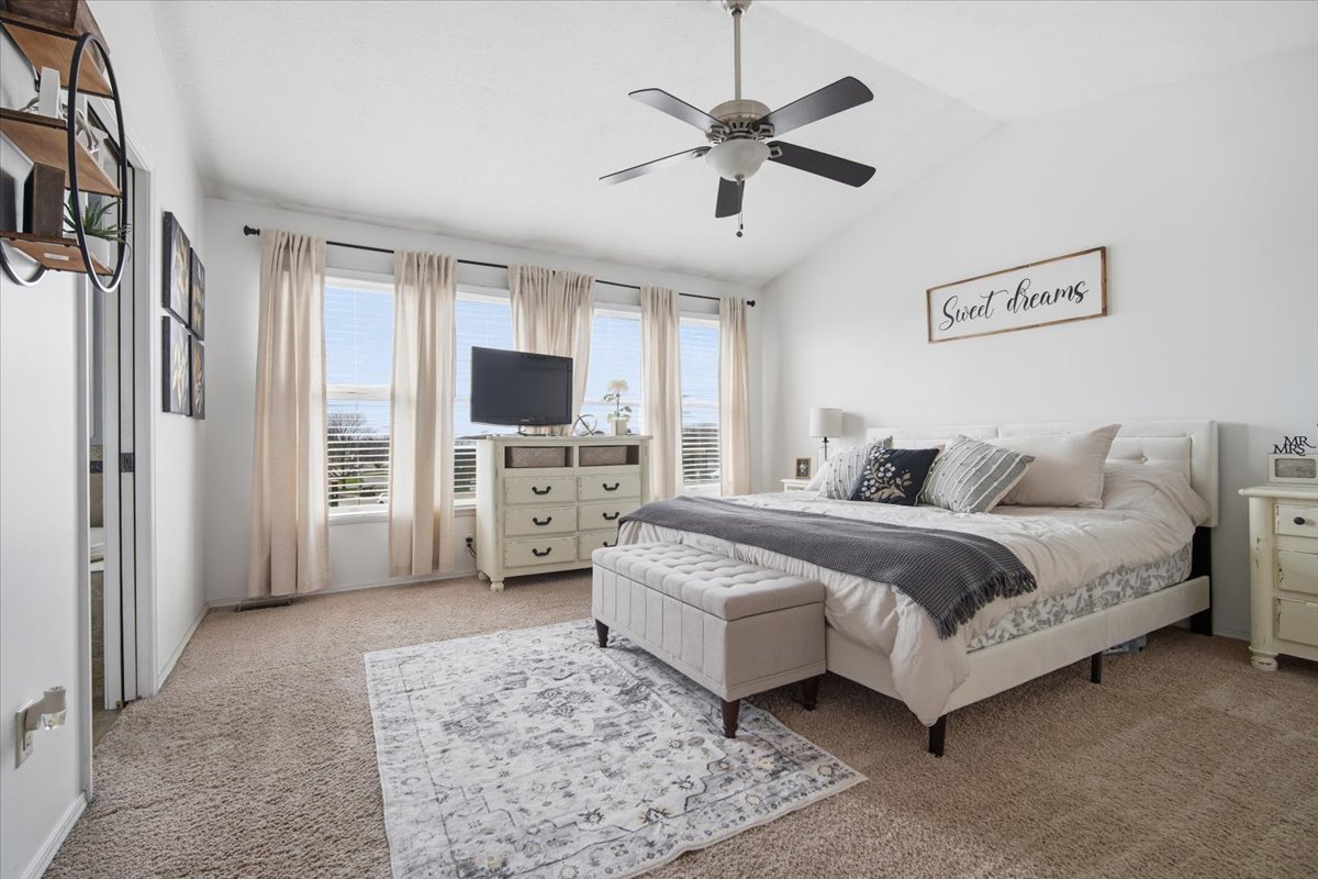 22 Long Cove Court, Bloomington, IL 61704