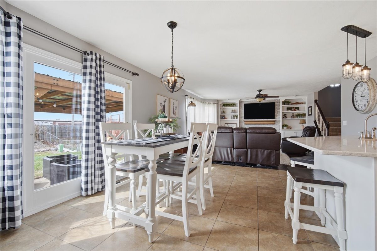 22 Long Cove Court, Bloomington, IL 61704