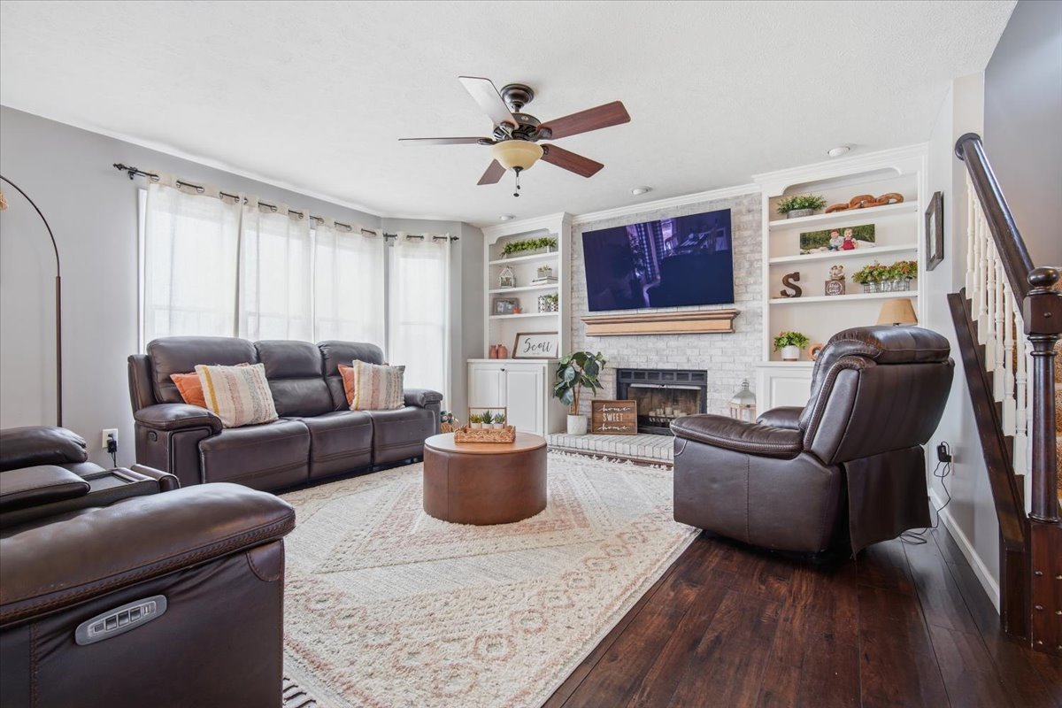 22 Long Cove Court, Bloomington, IL 61704