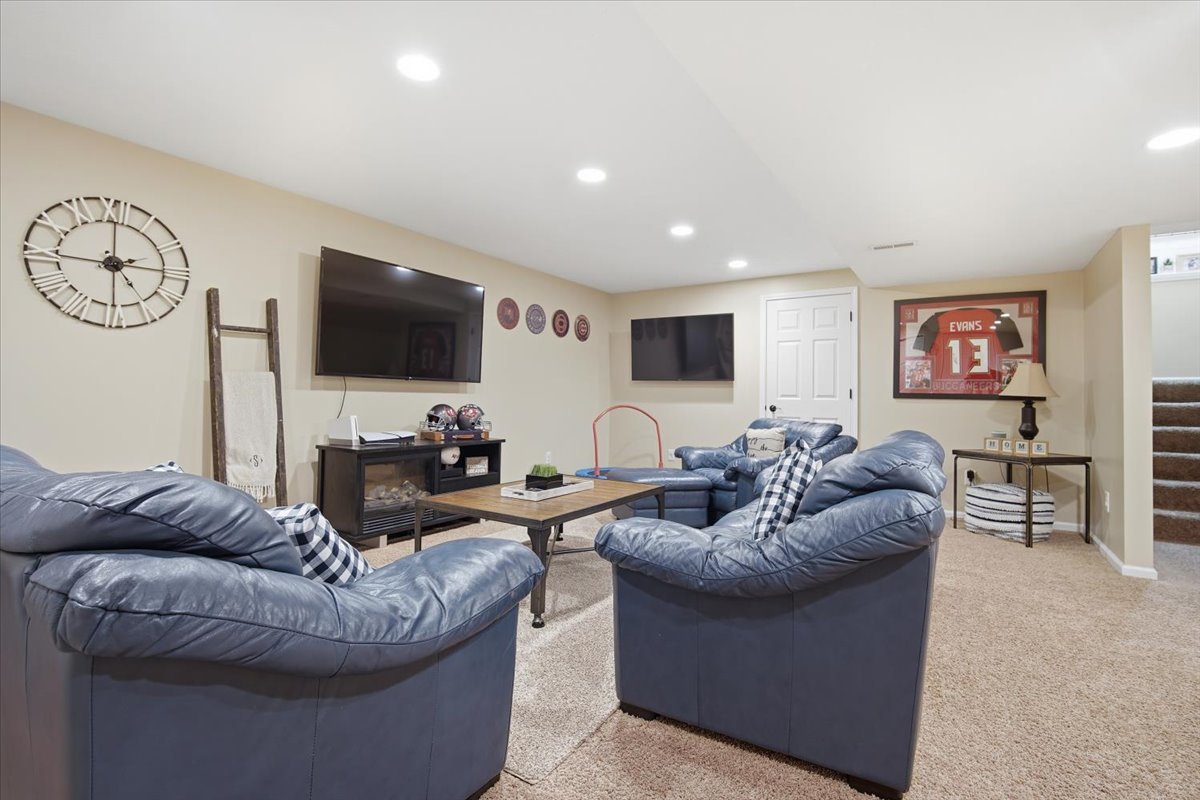 22 Long Cove Court, Bloomington, IL 61704