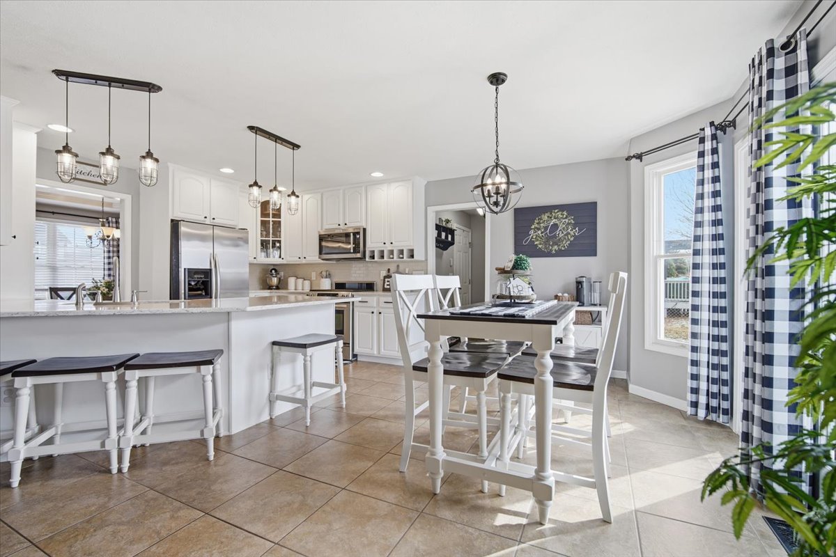 22 Long Cove Court, Bloomington, IL 61704