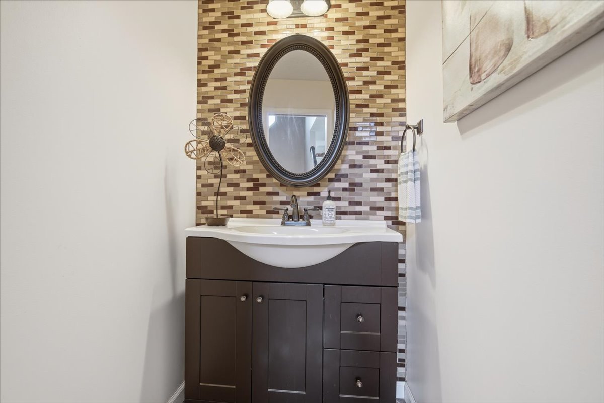 22 Long Cove Court, Bloomington, IL 61704