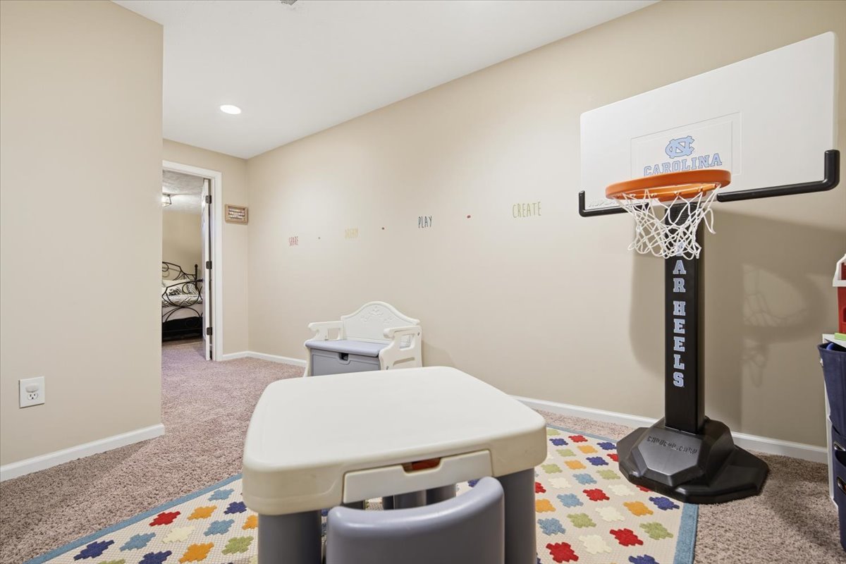 22 Long Cove Court, Bloomington, IL 61704