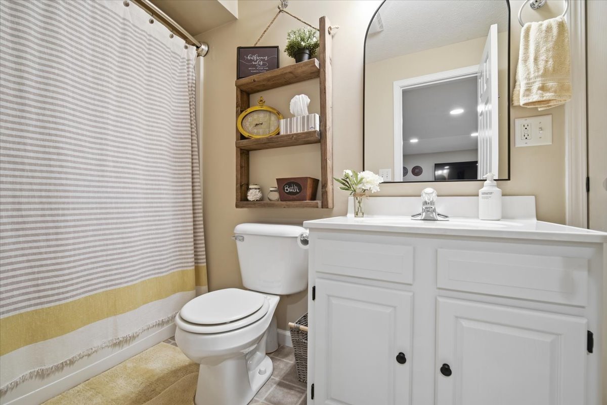 22 Long Cove Court, Bloomington, IL 61704