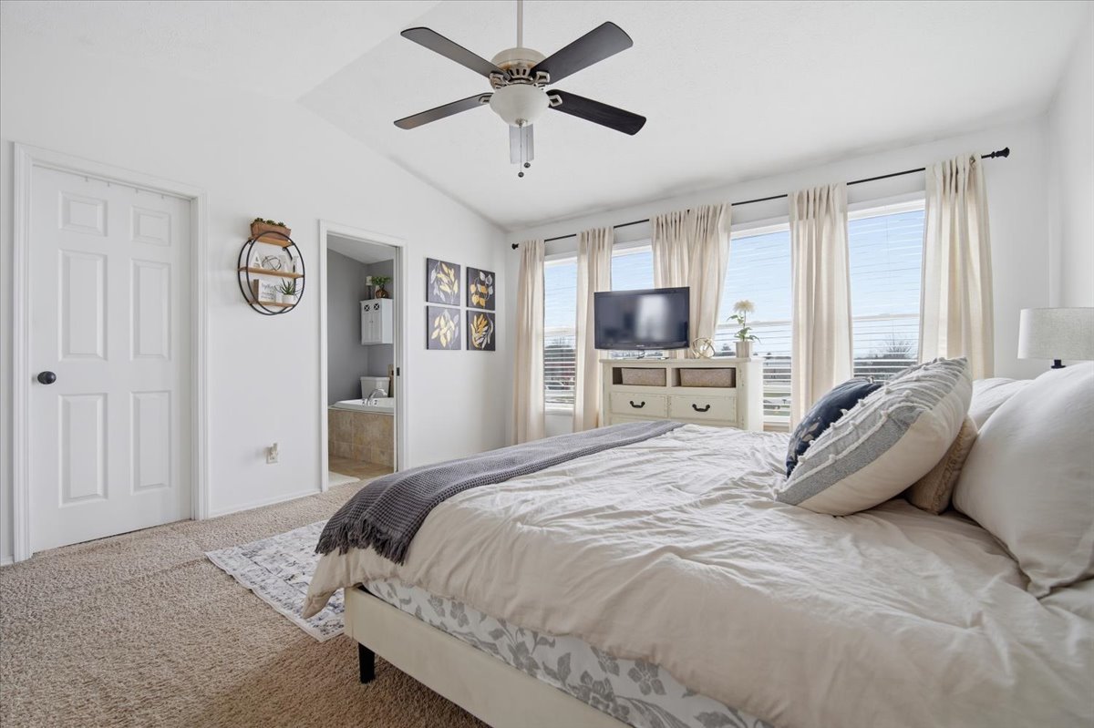 22 Long Cove Court, Bloomington, IL 61704