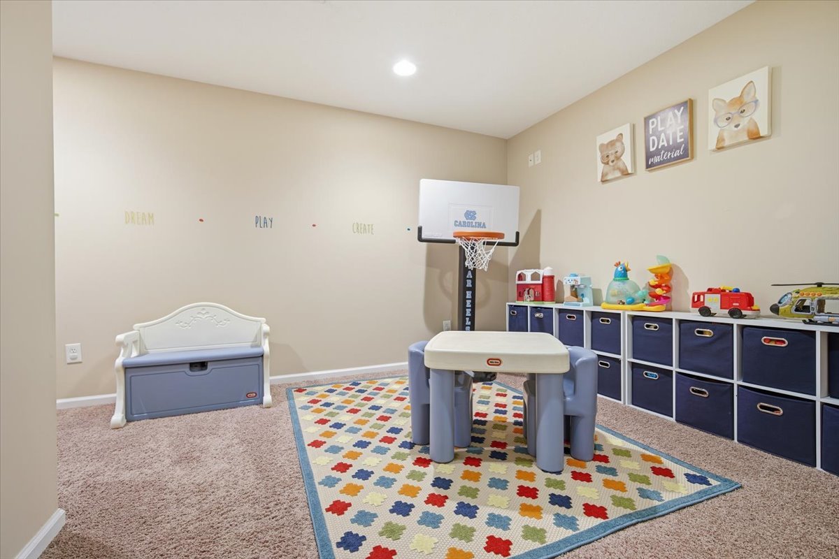 22 Long Cove Court, Bloomington, IL 61704