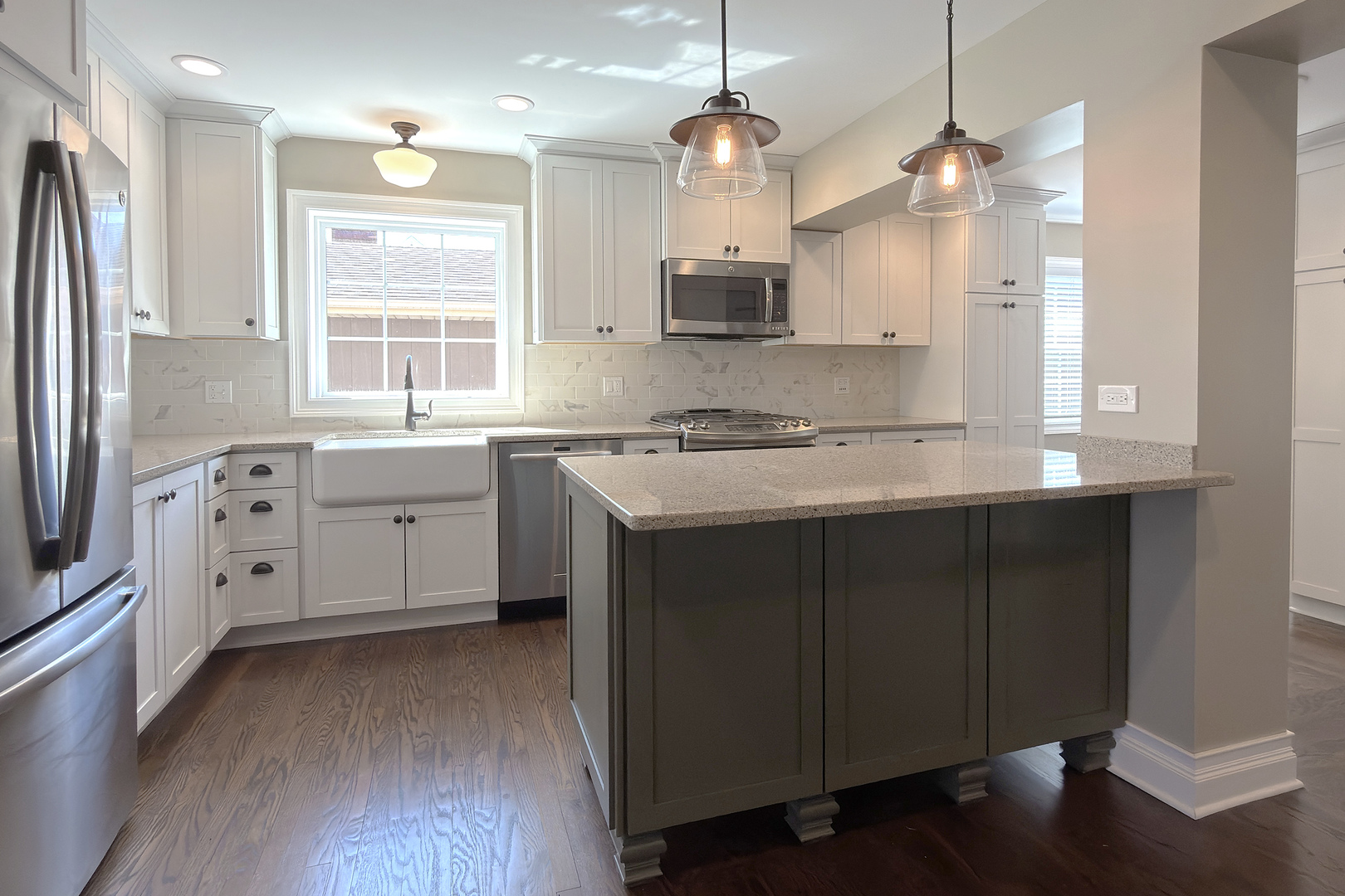 16 S Hi Lusi Avenue, Mount Prospect, IL 60056