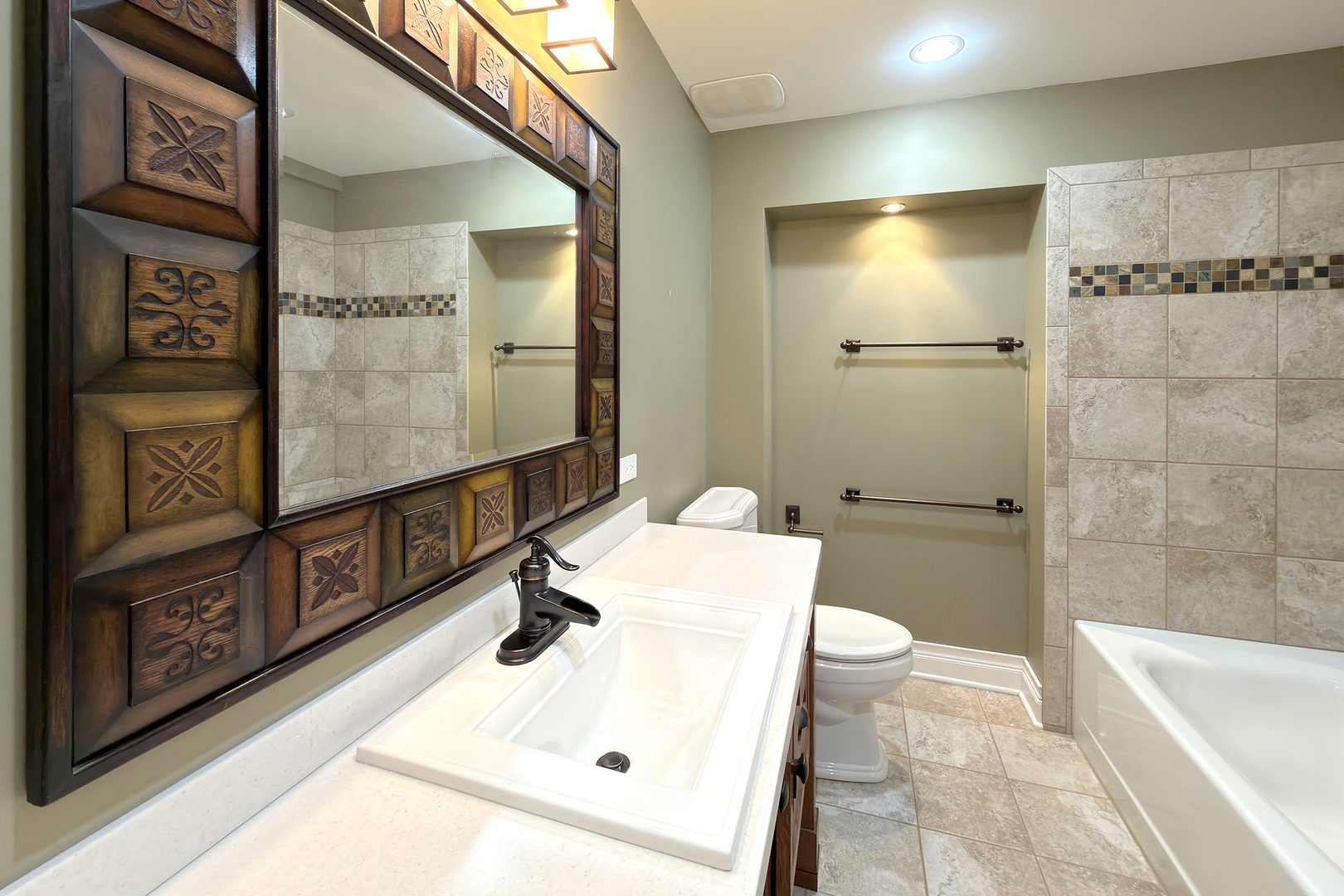 16 S Hi Lusi Avenue, Mount Prospect, IL 60056