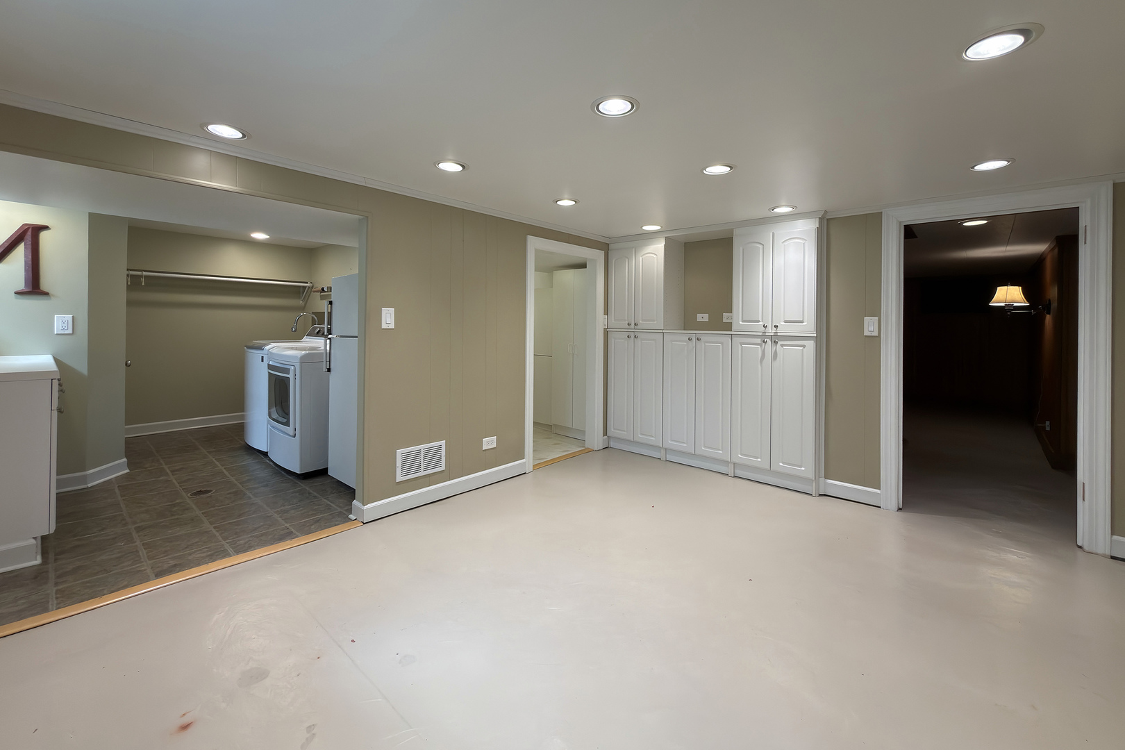 16 S Hi Lusi Avenue, Mount Prospect, IL 60056