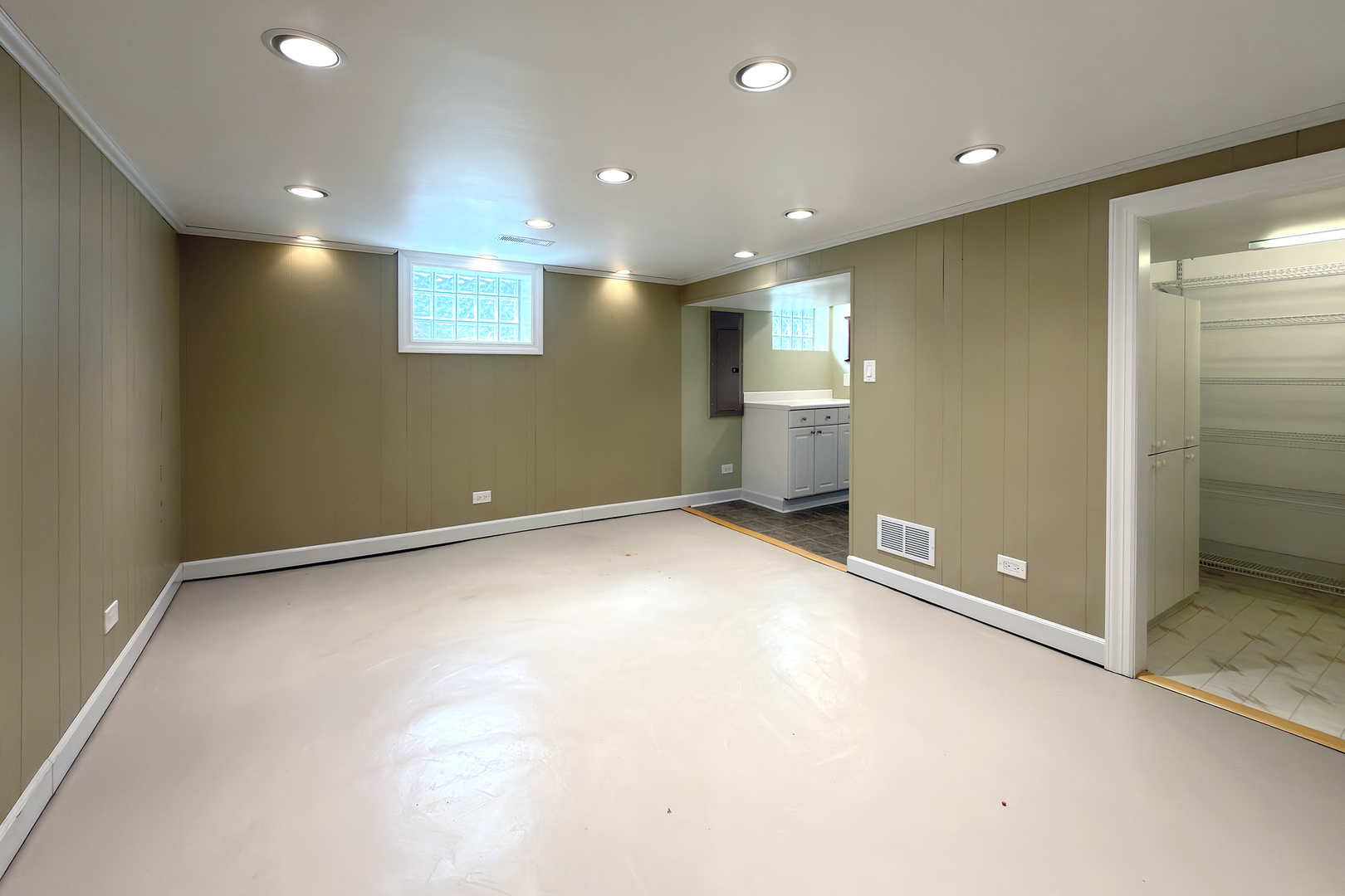 16 S Hi Lusi Avenue, Mount Prospect, IL 60056