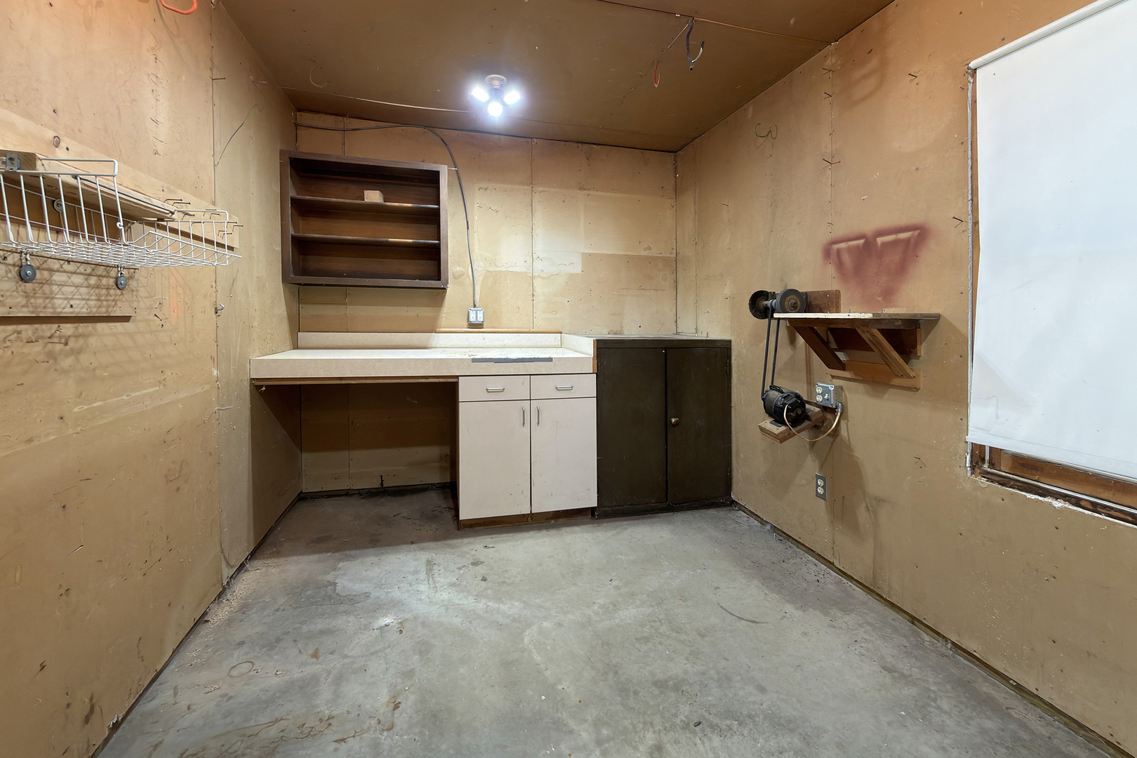 16 S Hi Lusi Avenue, Mount Prospect, IL 60056