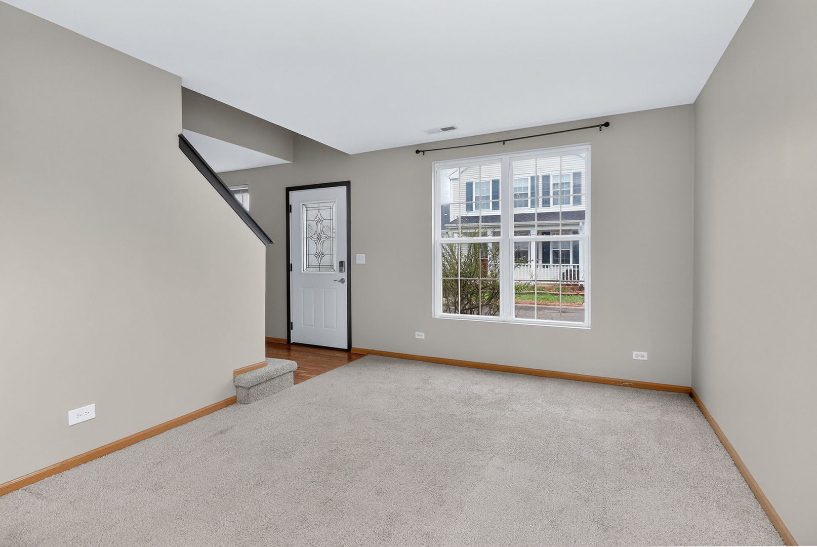 1735 Windcrest Lane, Aurora, IL 60504