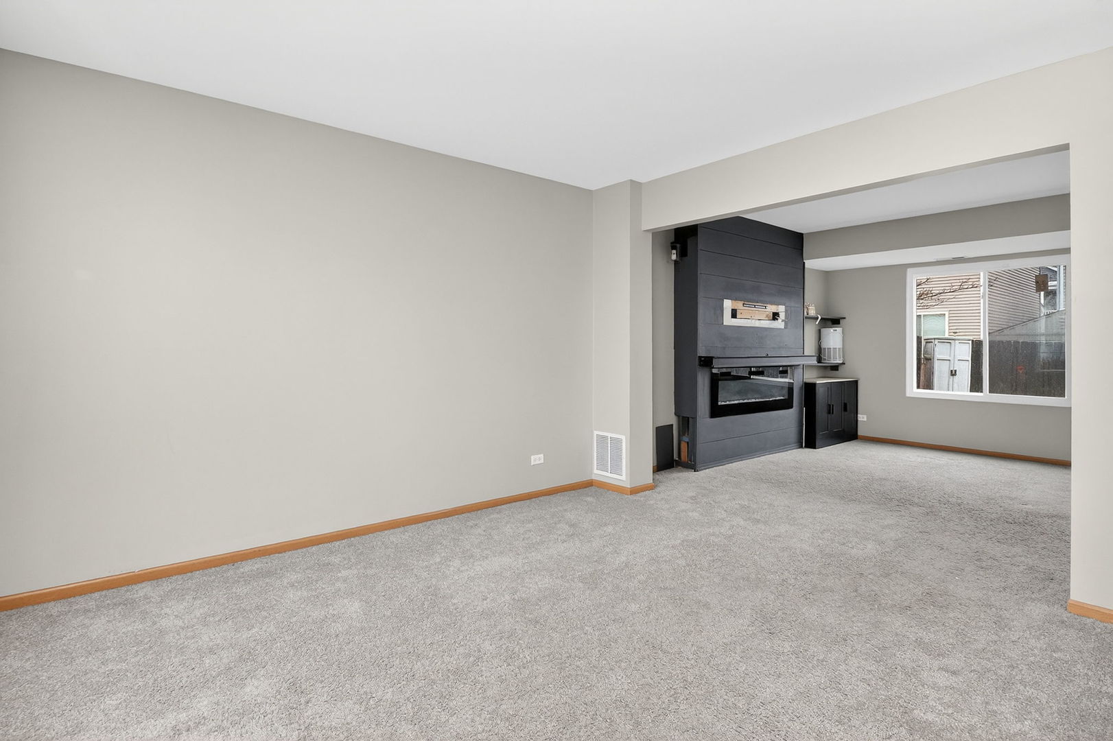 1735 Windcrest Lane, Aurora, IL 60504