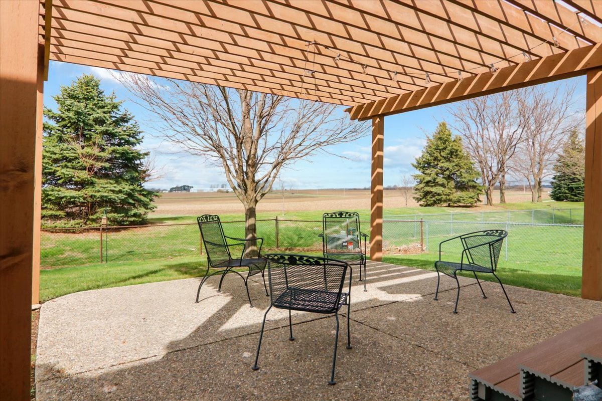 2219 Bracebridge Road, Bloomington, IL 61705