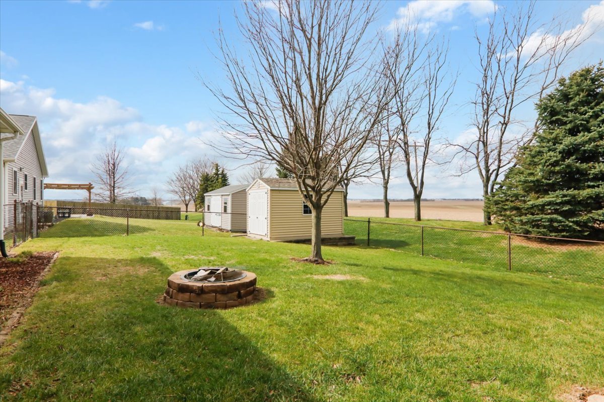 2219 Bracebridge Road, Bloomington, IL 61705