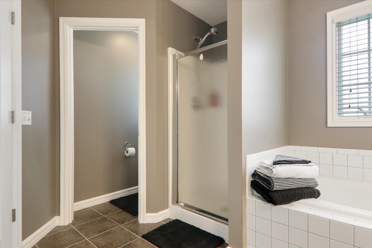 2219 Bracebridge Road, Bloomington, IL 61705