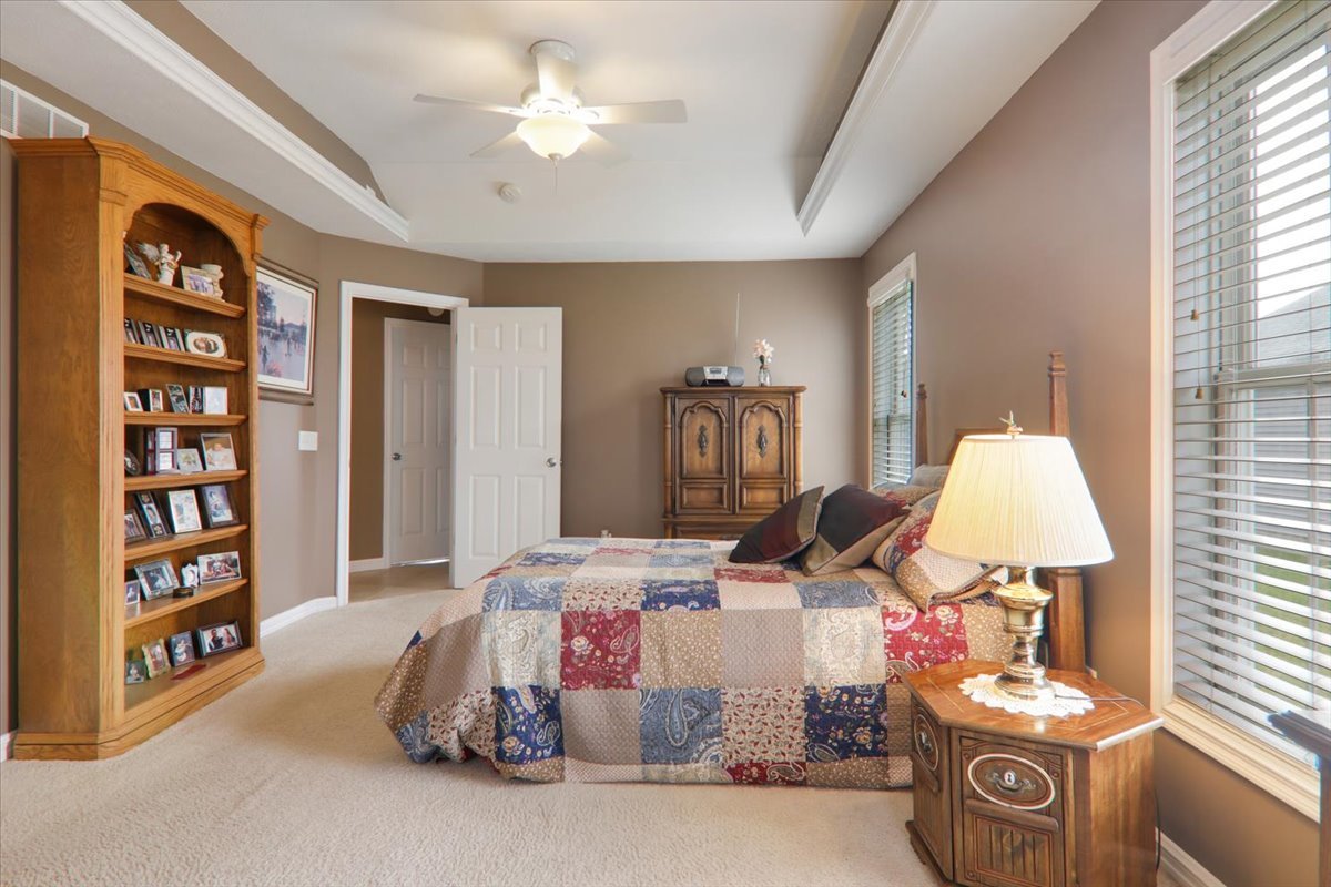 2219 Bracebridge Road, Bloomington, IL 61705