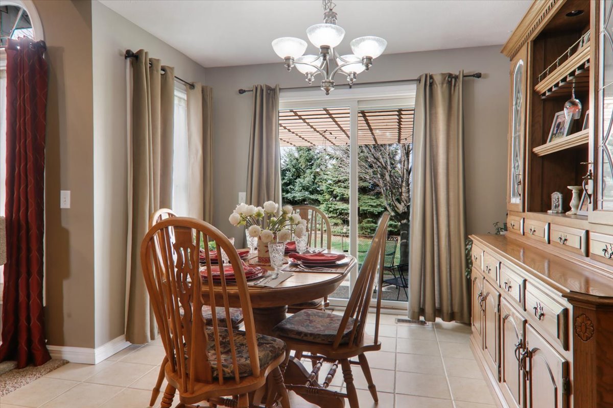 2219 Bracebridge Road, Bloomington, IL 61705