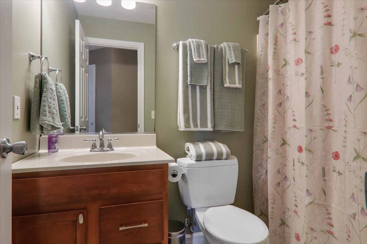 2219 Bracebridge Road, Bloomington, IL 61705