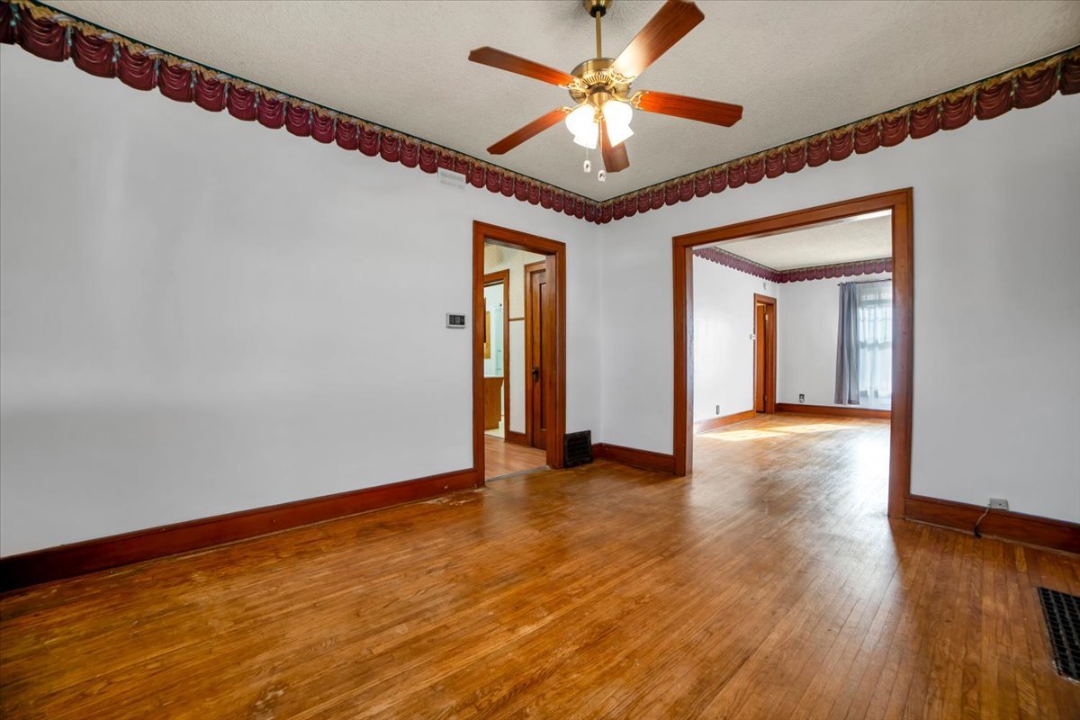 257 W Illinois Avenue, Aurora, IL 60506