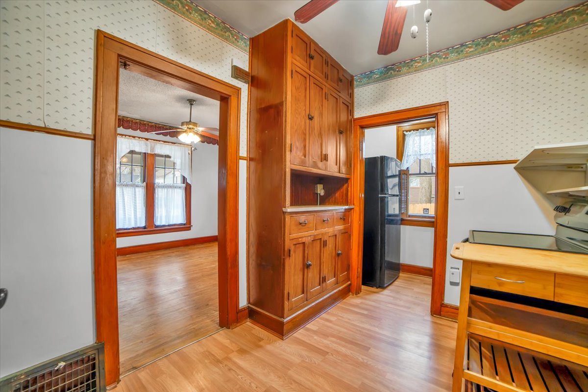 257 W Illinois Avenue, Aurora, IL 60506