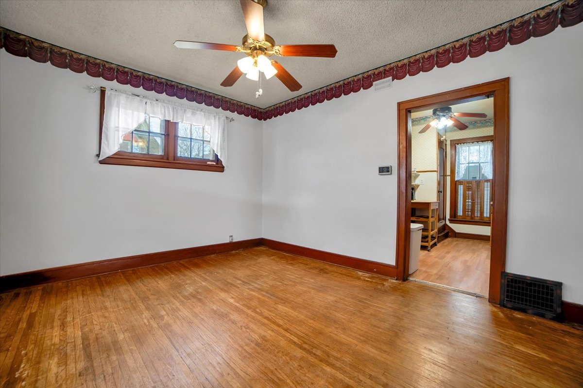 257 W Illinois Avenue, Aurora, IL 60506